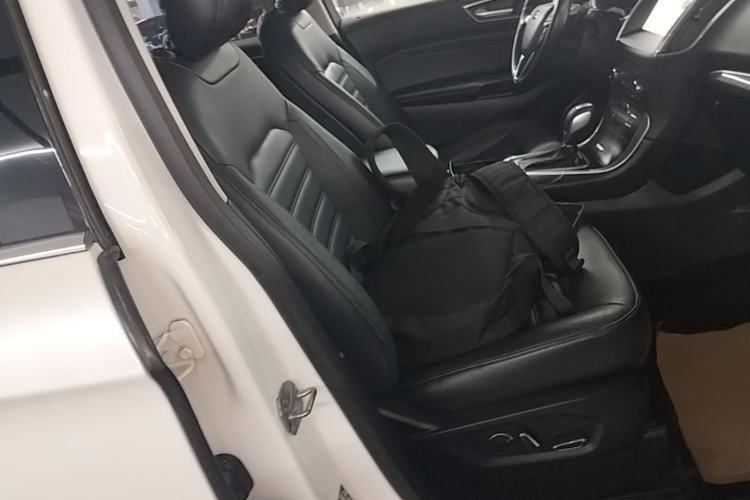 Used Ford Edge 2018 EcoBoost 245 Two-Wheel-Drive Titanium 7-Seater China V Standard Right Front Seat