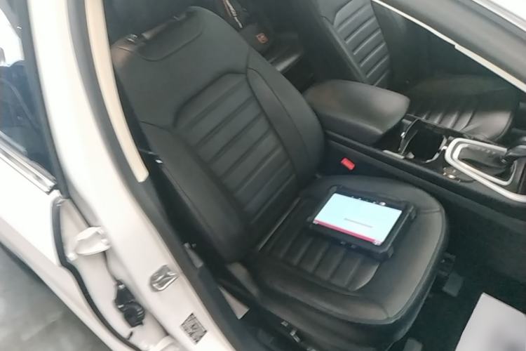 Used Ford Edge 2018 EcoBoost 245 Two-Wheel-Drive Platinum Edition 7-Seater China V Emission Standard Right Front Seat