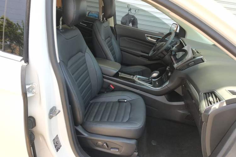 Used Ford Edge 2018 EcoBoost 245 Two-Wheel-Drive Titanium 7-Seater China V Standard Right Front Seat