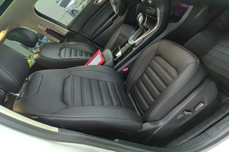 Used Ford Edge 2018 EcoBoost 245 Two-Wheel-Drive Titanium 7-Seater China VI Standard Right Front Seat