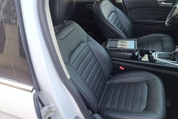 Used Ford Edge 2018 EcoBoost 245 Two-Wheel-Drive Titanium 7-Seater China V Standard Right Front Seat