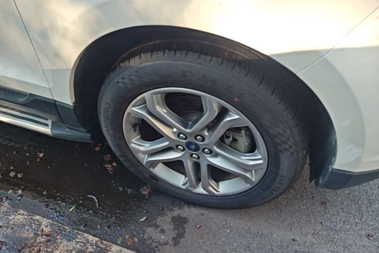 Used Ford Edge 2018 EcoBoost 245 Two-Wheel-Drive Titanium 7-Seater China V Standard Right Front Wheel Hub