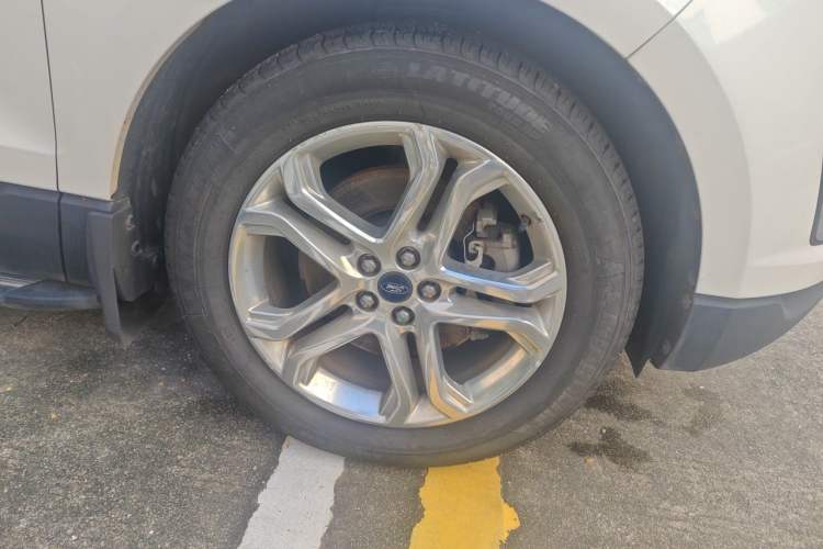Used Ford Edge 2018 EcoBoost 245 Two-Wheel-Drive Titanium 7-Seater China V Standard Right Front Wheel Hub
