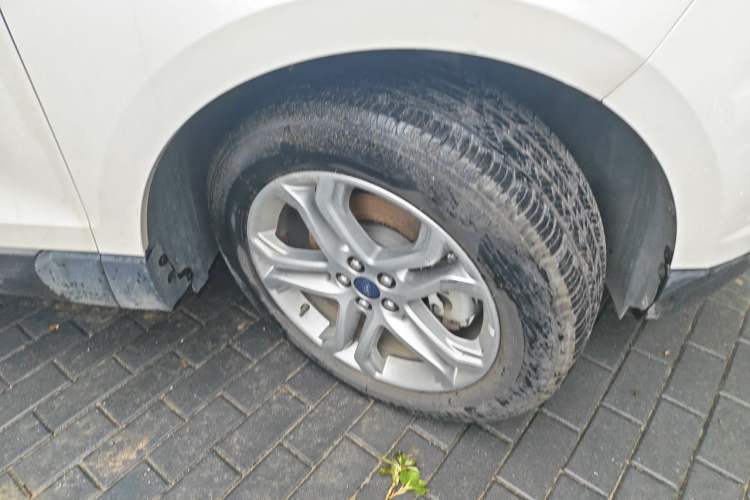 Used Ford Edge 2018 EcoBoost 245 Two-Wheel-Drive Titanium 7-Seater China V Standard Right Front Wheel Hub
