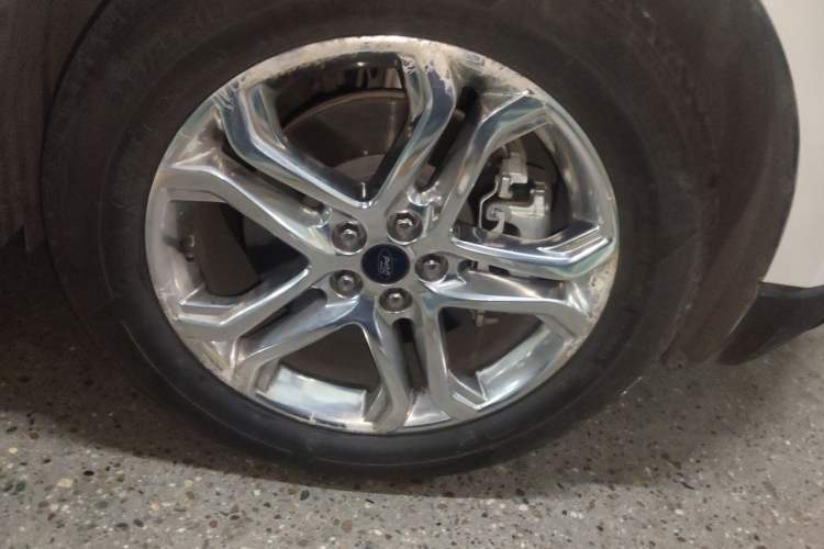 Used Ford Edge 2018 EcoBoost 245 Two-Wheel-Drive Titanium 7-Seater China V Standard Right Front Wheel Hub
