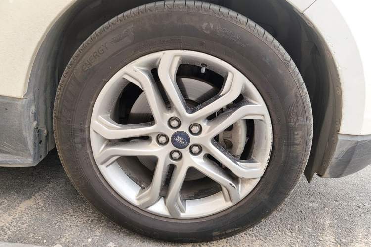 Used Ford Edge 2018 EcoBoost 245 Two-Wheel-Drive Titanium 7-Seater China V Standard Right Front Wheel Hub