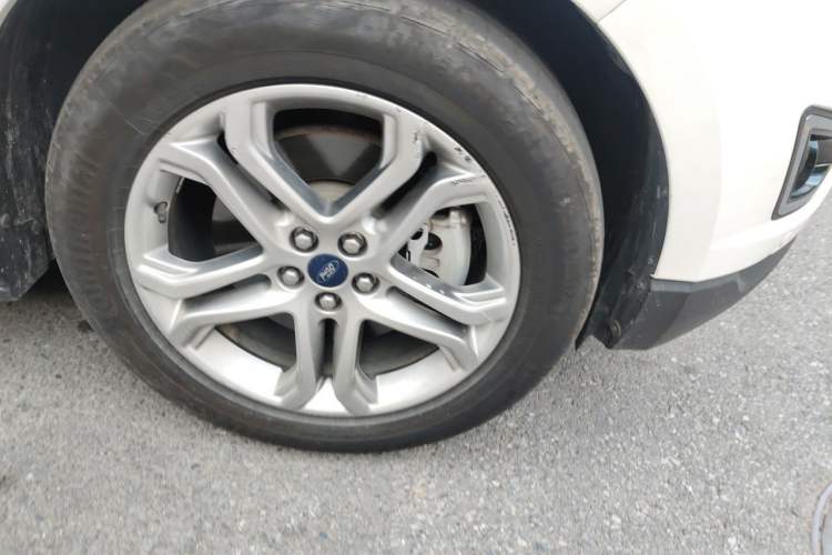 Used Ford Edge 2018 EcoBoost 245 Two-Wheel-Drive Titanium 7-Seater China V Standard Right Front Wheel Hub