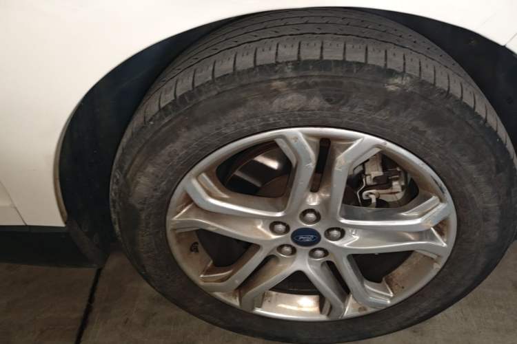 Used Ford Edge 2018 EcoBoost 245 Two-Wheel-Drive Titanium 7-Seater China V Standard Right Front Wheel Hub