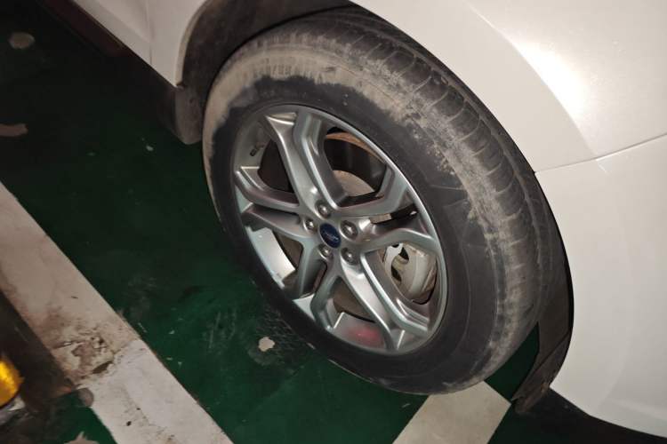 Used Ford Edge 2018 EcoBoost 245 Two-Wheel-Drive Titanium 7-Seater China V Standard Right Front Wheel Hub