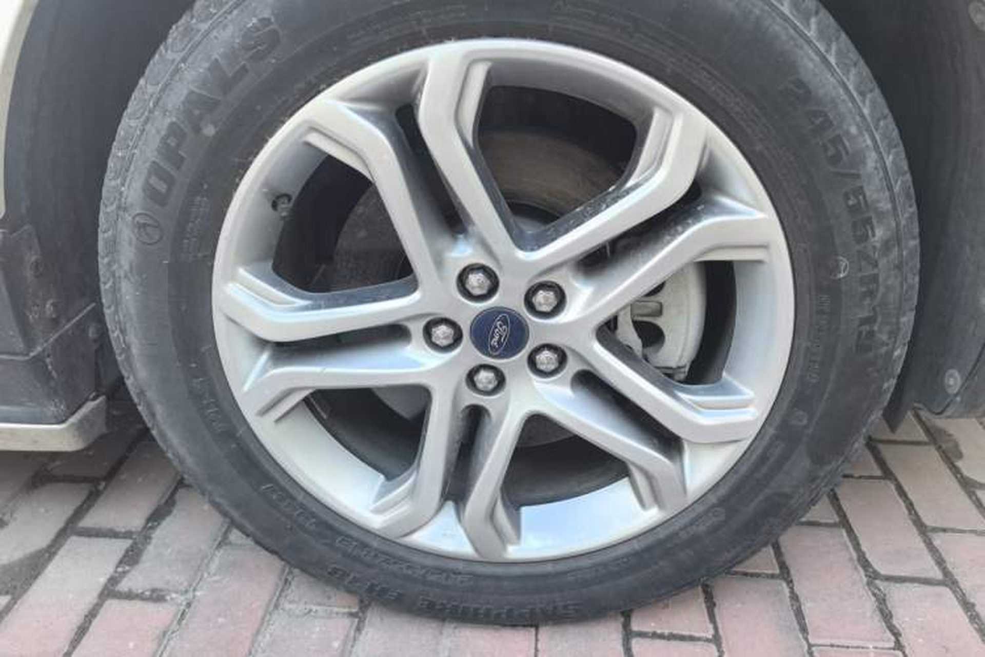 Used Ford Edge 2018 EcoBoost 245 Two-Wheel-Drive Titanium 7-Seater China V Standard Right Front Wheel Hub