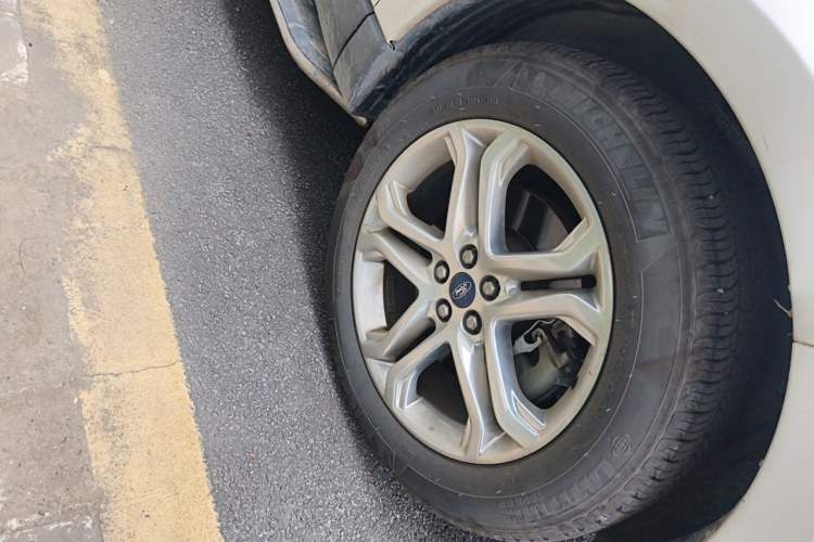 Used Ford Edge 2018 EcoBoost 245 Two-Wheel-Drive Titanium 7-Seater China V Standard Right Front Wheel Hub