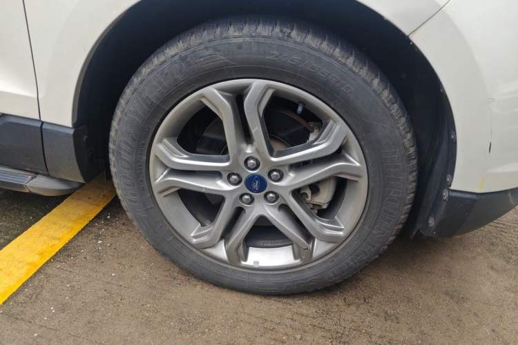 Used Ford Edge 2018 EcoBoost 245 Two-Wheel-Drive Titanium 7-Seater China VI Standard Right Front Wheel Hub