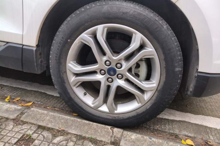 Used Ford Edge 2018 EcoBoost 245 Two-Wheel-Drive Titanium 7-Seater China V Standard Right Front Wheel Hub