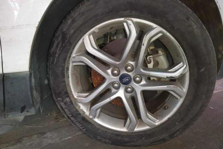 Used Ford Edge 2018 EcoBoost 245 Two-Wheel-Drive Titanium 7-Seater China V Standard Right Front Wheel Hub