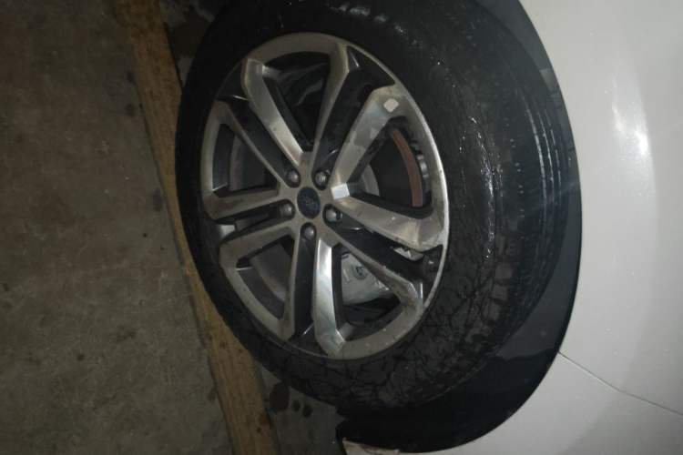 Used Ford Edge 2018 EcoBoost 245 Two-Wheel-Drive Titanium 7-Seater China V Standard Right Front Wheel Hub