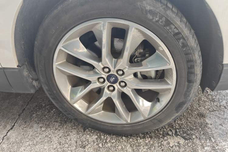 Used Ford Edge 2018 EcoBoost 245 4x4 Titanium Plus 7-Seater China V Standard Right Front Wheel Hub