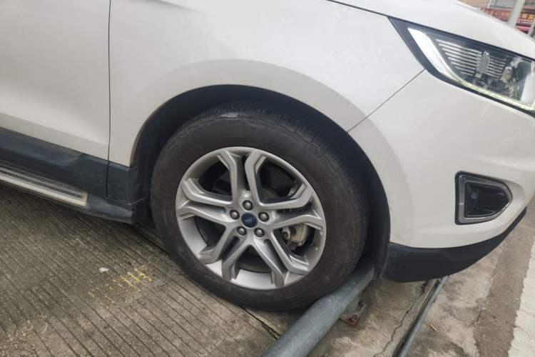 Used Ford Edge 2018 EcoBoost 245 Two-Wheel-Drive Titanium 7-Seater China V Standard Right Front Wheel Hub