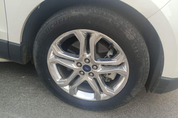 Used Ford Edge 2018 EcoBoost 245 Two-Wheel-Drive Titanium 7-Seater China V Standard Right Front Wheel Hub