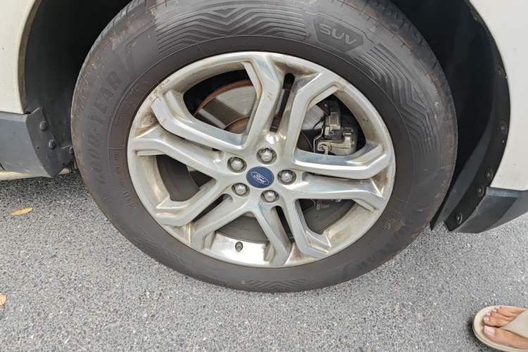 Used Ford Edge 2018 EcoBoost 245 Two-Wheel-Drive Titanium 7-Seater China V Standard Right Front Wheel Hub