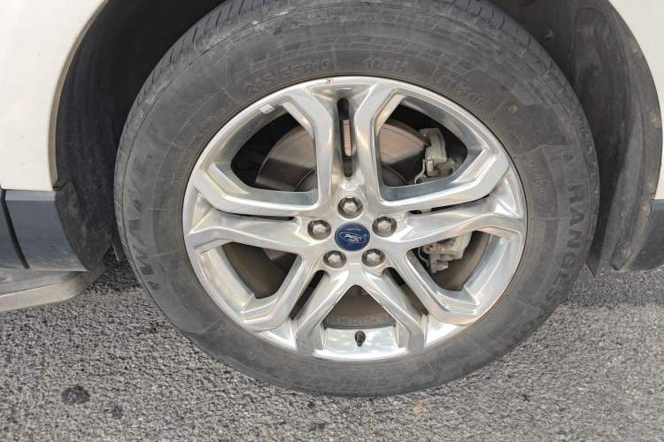 Used Ford Edge 2018 EcoBoost 245 Two-Wheel-Drive Titanium 7-Seater China V Standard Right Front Wheel Hub