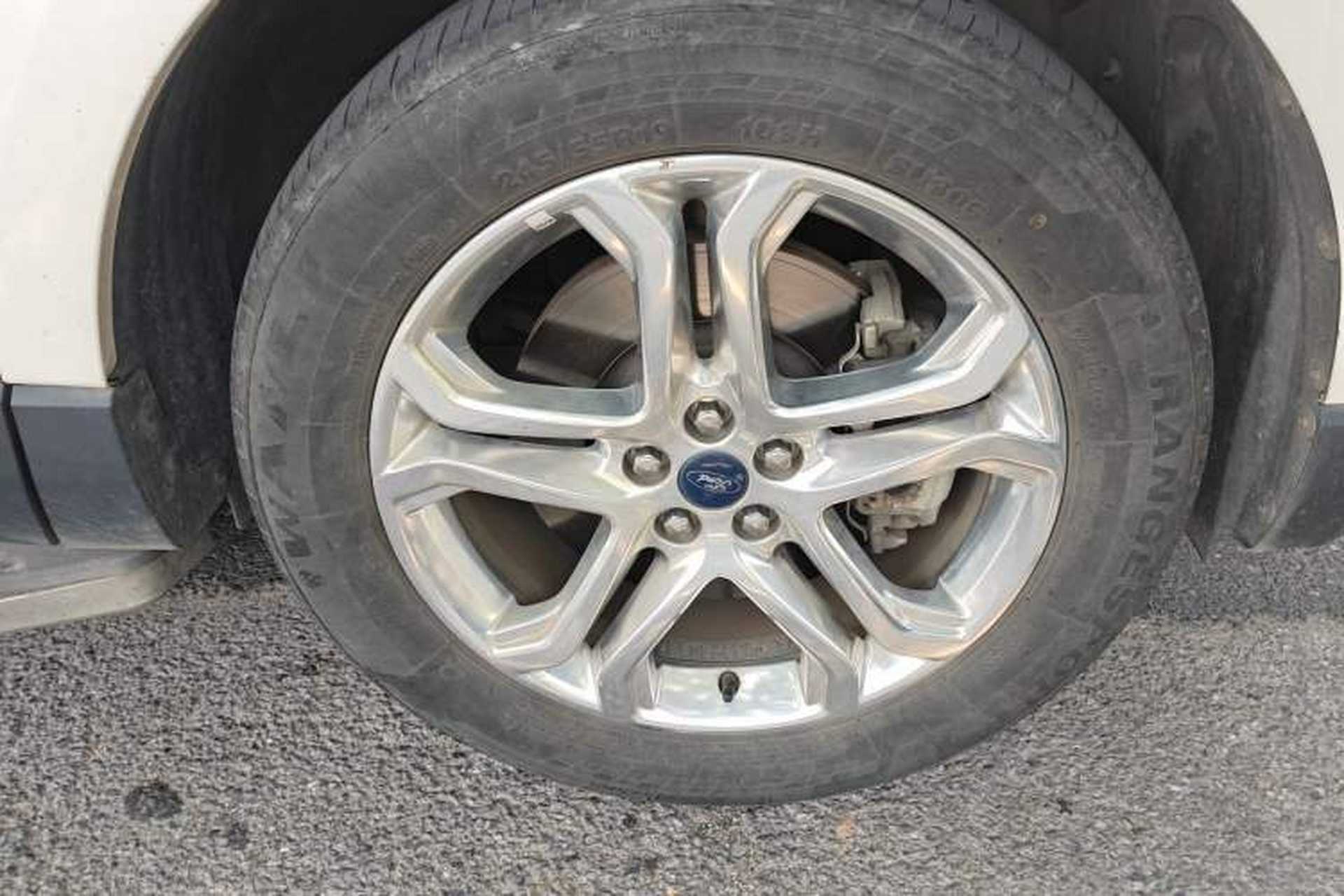 Used Ford Edge 2018 EcoBoost 245 Two-Wheel-Drive Titanium 7-Seater China V Standard Right Front Wheel Hub