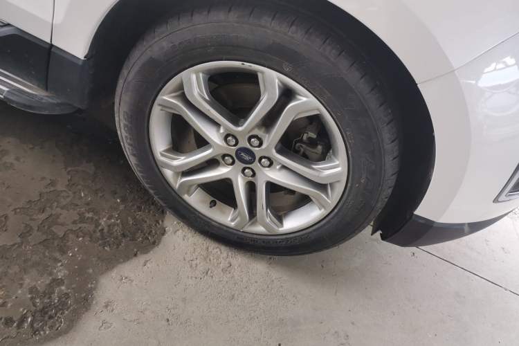 Used Ford Edge 2018 EcoBoost 245 Two-Wheel-Drive Titanium 7-Seater China V Standard Right Front Wheel Hub