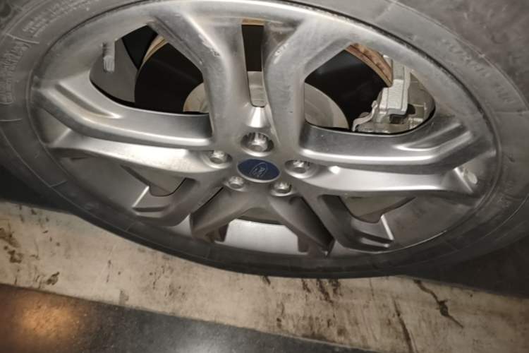 Used Ford Edge 2018 EcoBoost 245 Two-Wheel-Drive Titanium 7-Seater China V Standard Right Front Wheel Hub