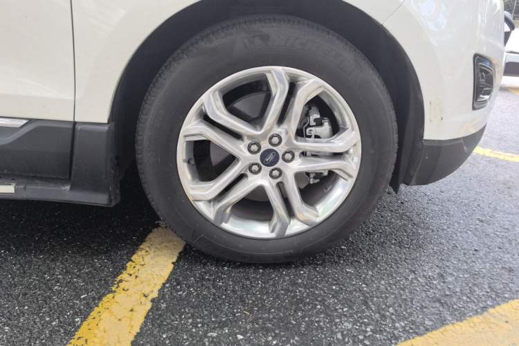 Used Ford Edge 2018 EcoBoost 245 Two-Wheel-Drive Titanium 7-Seater China V Standard Right Front Wheel Hub