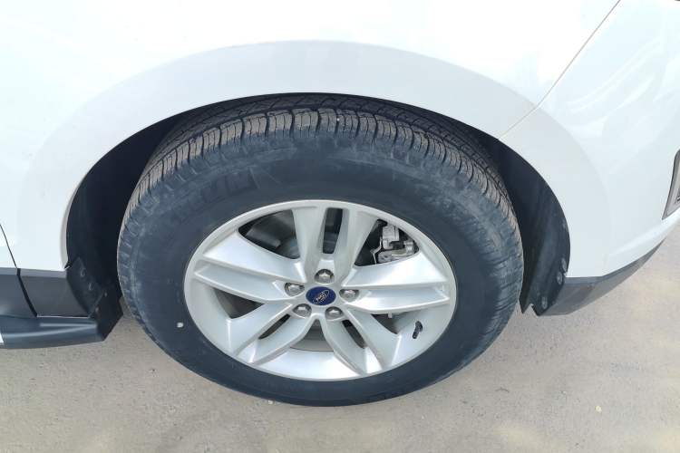 Used Ford Edge 2018 Facelifted EcoBoost 245 Two-Wheel-Drive Platinum Edition 5 Seats China V Emission Standard Right Front Wheel Hub