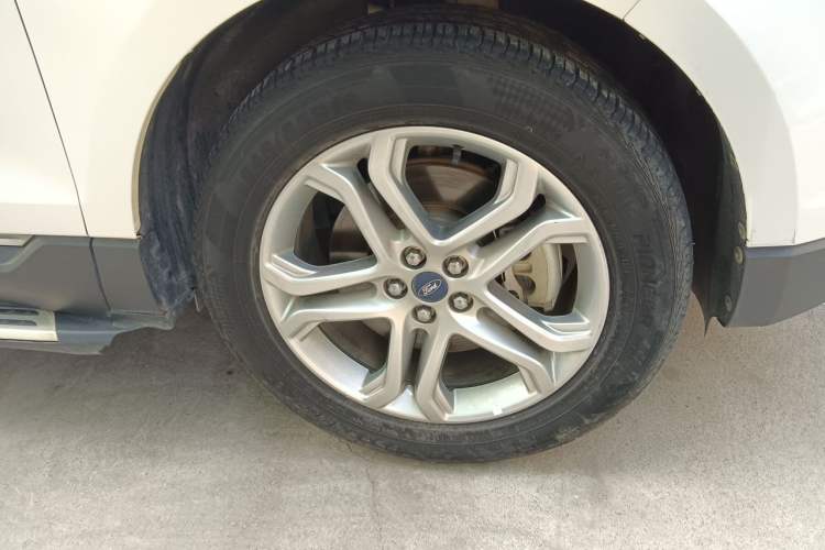 Used Ford Edge 2018 EcoBoost 245 Two-Wheel-Drive Titanium 7-Seater China V Standard Right Front Wheel Hub
