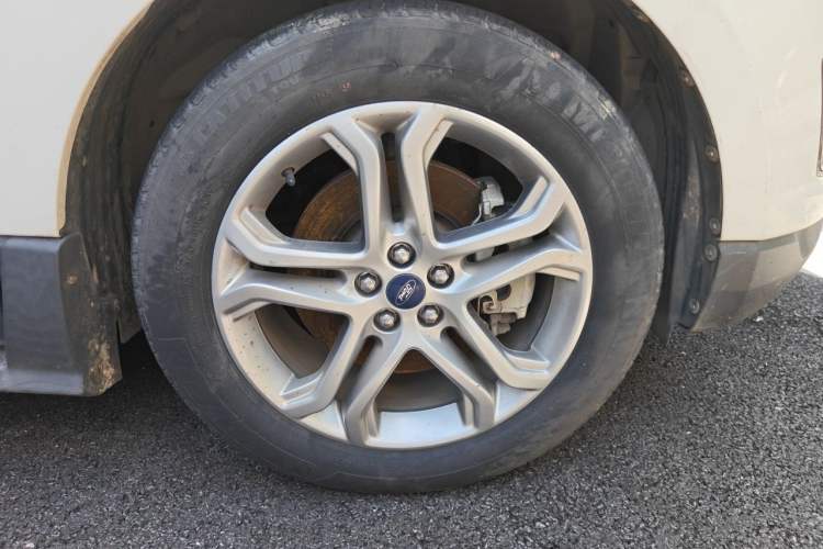 Used Ford Edge 2018 EcoBoost 245 Two-Wheel-Drive Titanium 7-Seater China V Standard Right Front Wheel Hub
