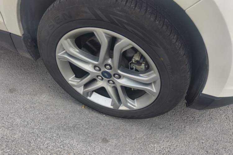 Used Ford Edge 2018 EcoBoost 245 Two-Wheel-Drive Titanium 7-Seater China VI Standard Right Front Wheel Hub