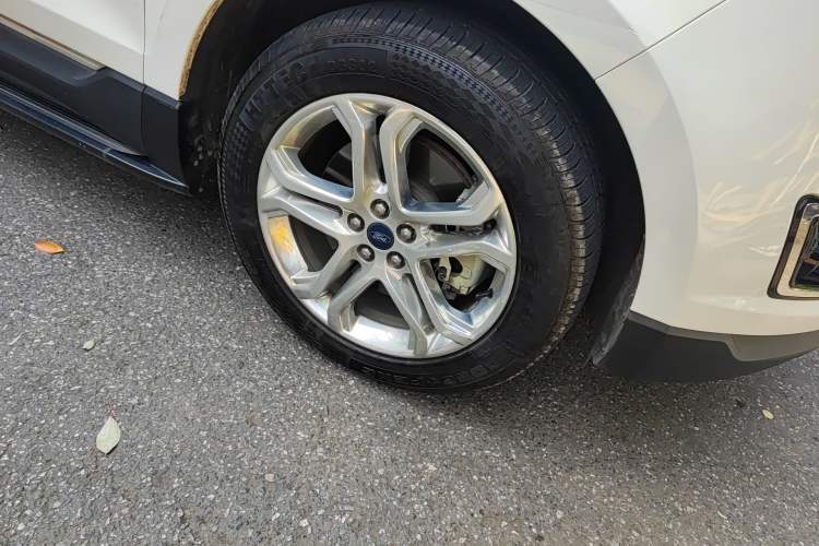 Used Ford Edge 2018 EcoBoost 245 Two-Wheel-Drive Titanium 7-Seater China V Standard Right Front Wheel Hub