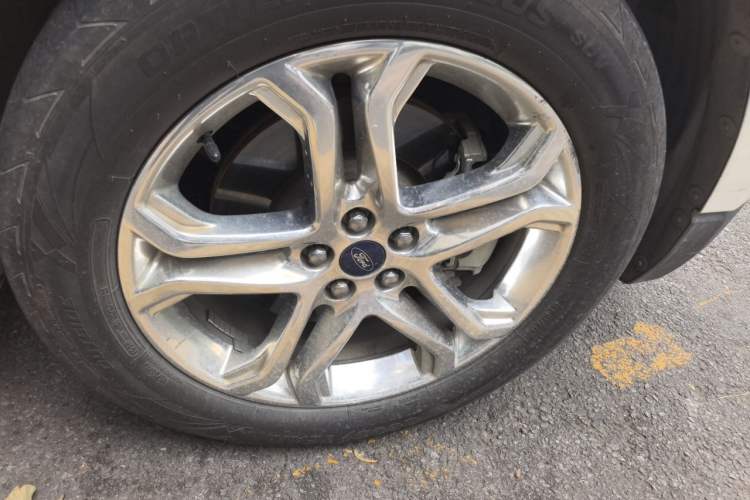 Used Ford Edge 2018 EcoBoost 245 Two-Wheel-Drive Titanium 7-Seater China V Standard Right Front Wheel Hub