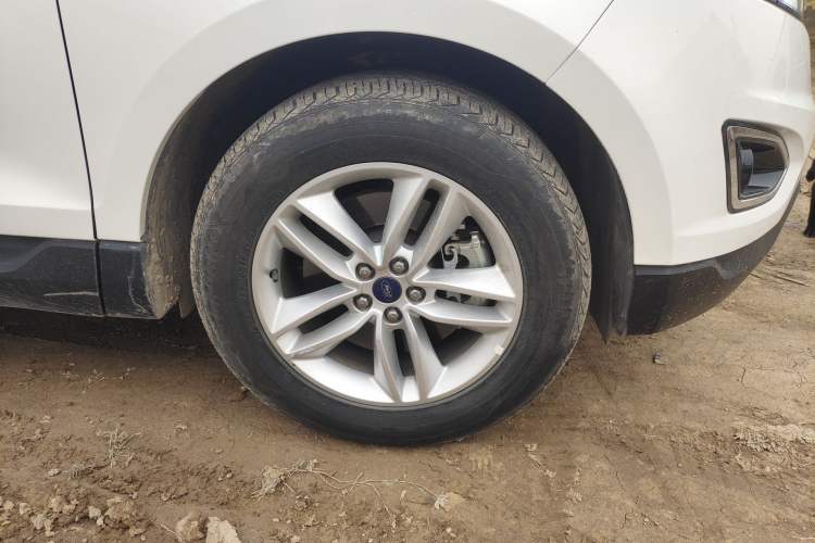 Used Ford Edge 2018 EcoBoost 245 Two-Wheel-Drive Platinum Edition 7-Seater China VI Standard Right Front Wheel Hub