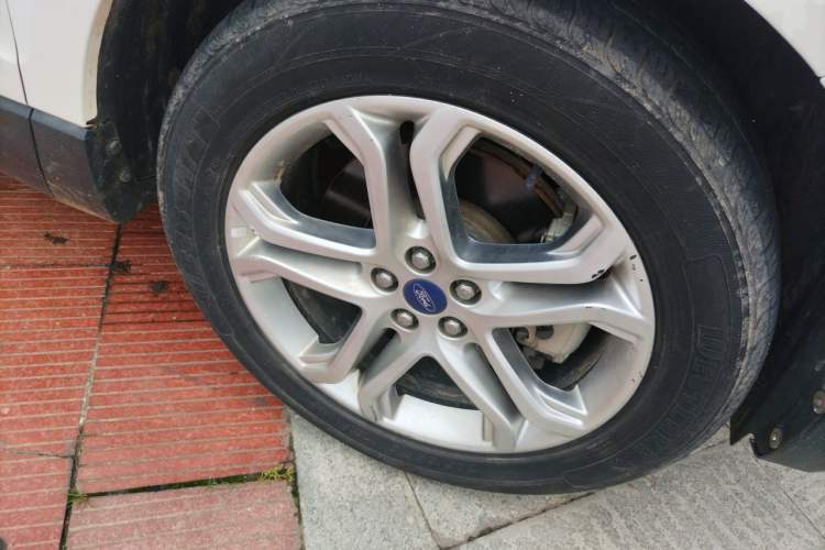 Used Ford Edge 2018 EcoBoost 245 Two-Wheel-Drive Titanium 7-Seater China V Standard Right Front Wheel Hub