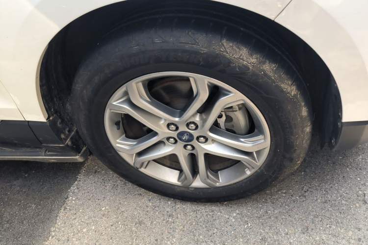 Used Ford Edge 2018 EcoBoost 245 Two-Wheel-Drive Titanium 7-Seater China V Standard Right Front Wheel Hub