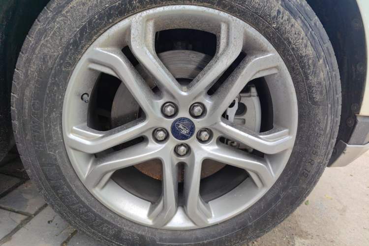 Used Ford Edge 2018 EcoBoost 245 Two-Wheel-Drive Titanium 7-Seater China VI Standard Right Front Wheel Hub