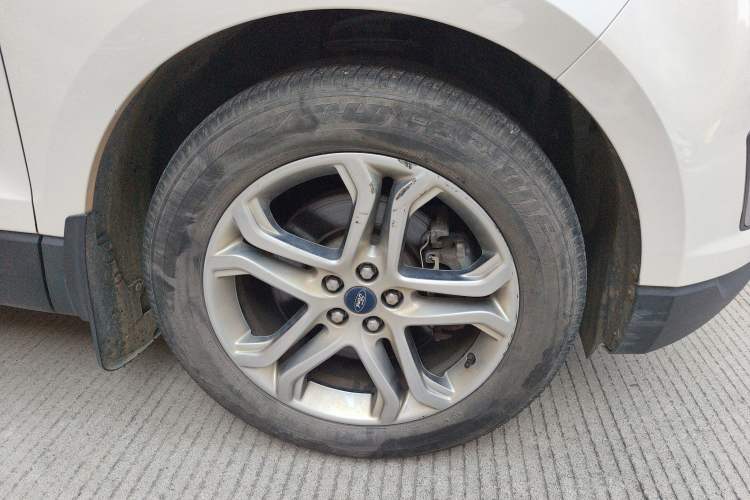 Used Ford Edge 2018 EcoBoost 245 Two-Wheel-Drive Titanium 7-Seater China V Standard Right Front Wheel Hub