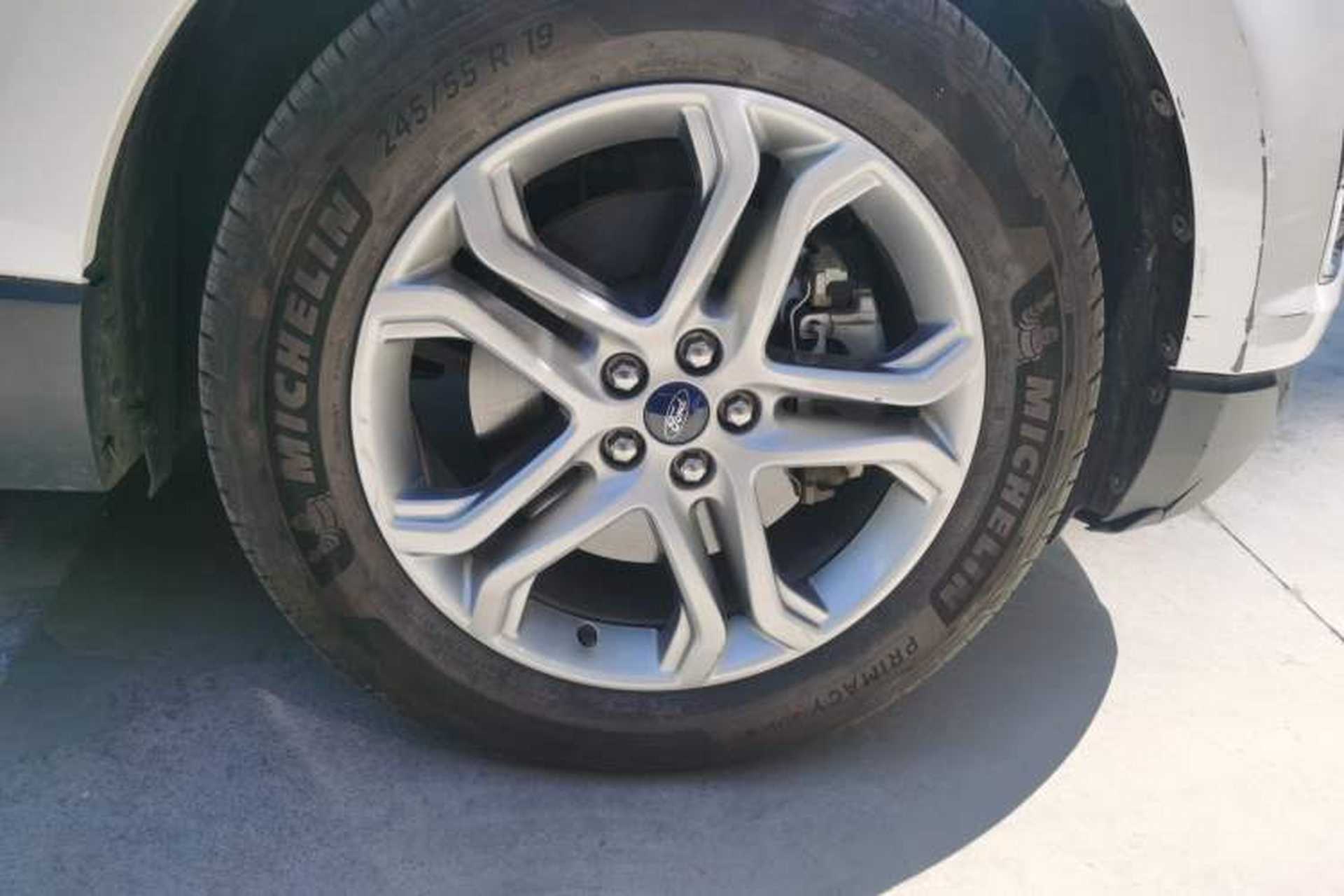 Used Ford Edge 2018 EcoBoost 245 Two-Wheel-Drive Titanium 7-Seater China VI Standard Right Front Wheel Hub