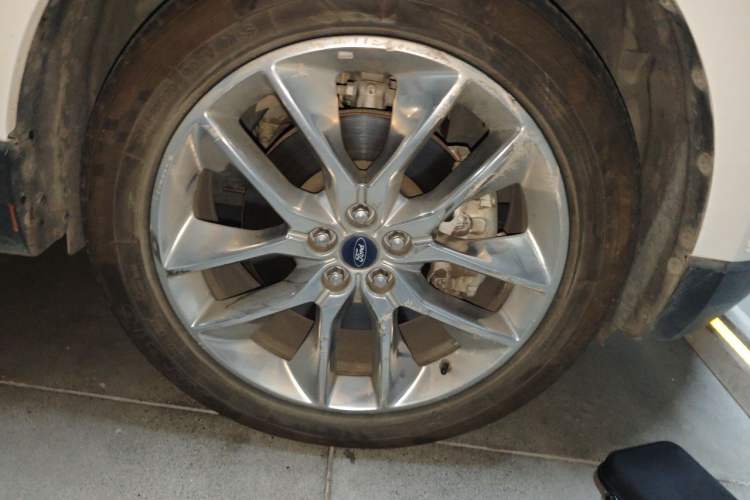 Used Ford Edge 2018 EcoBoost 245 4x4 Titanium Plus 7-Seater China V Standard Right Front Wheel Hub