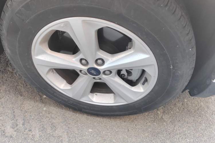 Used Ford Edge 2018 EcoBoost 245 Two-Wheel-Drive Titanium 5-Seater China V Standard Right Front Wheel Hub