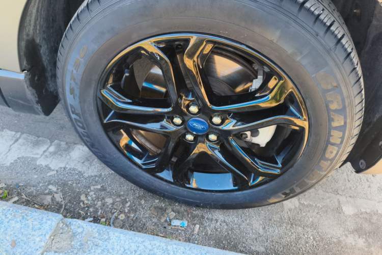 Used Ford Edge 2018 EcoBoost 245 Two-Wheel-Drive Titanium 7-Seater China V Standard Right Front Wheel Hub