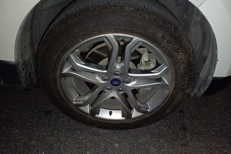 Used Ford Edge 2018 EcoBoost 245 Two-Wheel-Drive Titanium 7-Seater China V Standard Right Front Wheel Hub