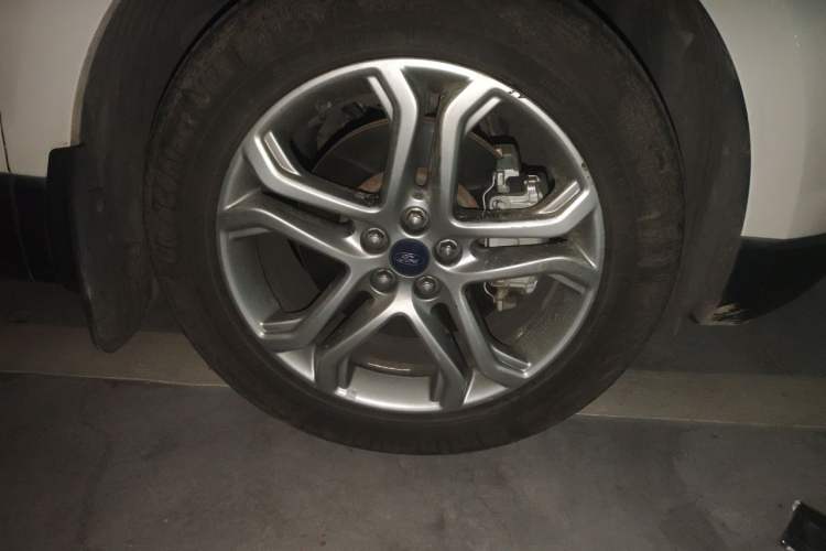 Used Ford Edge 2018 EcoBoost 245 Two-Wheel-Drive Titanium 7-Seater China V Standard Right Front Wheel Hub