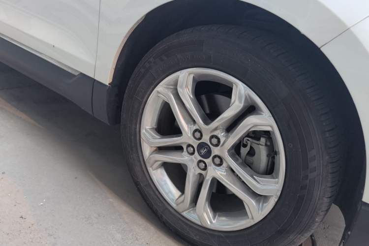 Used Ford Edge 2018 EcoBoost 245 Two-Wheel-Drive Titanium 7-Seater China V Standard Right Front Wheel Hub