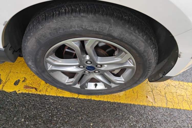 Used Ford Edge 2018 EcoBoost 245 Two-Wheel-Drive Titanium 7-Seater China V Standard Right Front Wheel Hub