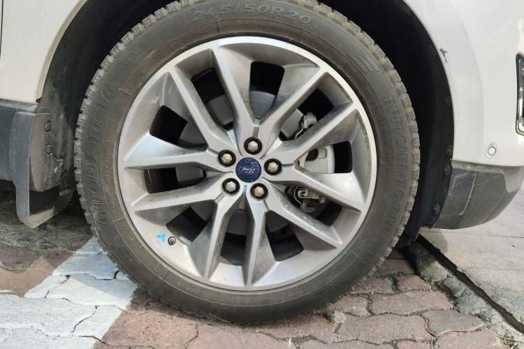 Used Ford Edge 2018 EcoBoost 245 Four-Wheel Drive Titanium Plus 7-Seater China VI Standard Right Front Wheel Hub