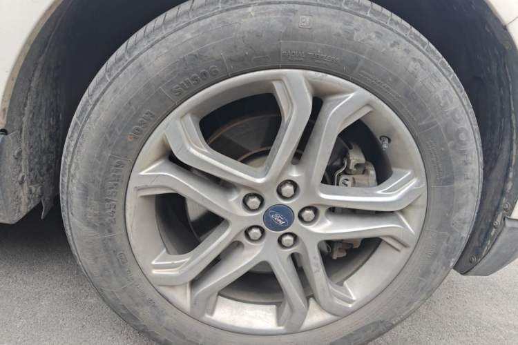 Used Ford Edge 2018 EcoBoost 245 Two-Wheel-Drive Titanium 7-Seater China VI Standard Right Front Wheel Hub