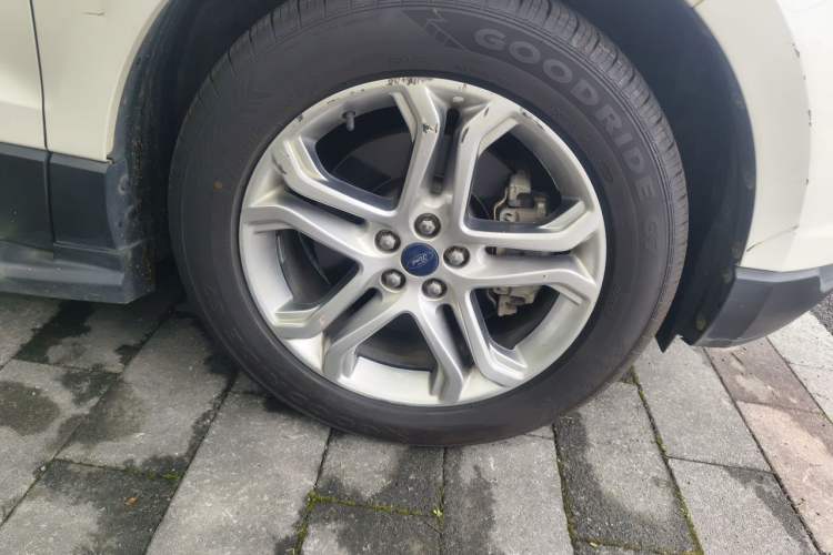 Used Ford Edge 2018 EcoBoost 245 Two-Wheel-Drive Titanium 7-Seater China V Standard Right Front Wheel Hub